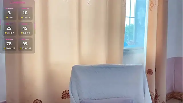 Snapshot of Linda-LL chatting on April 3, 2026, 6:33 am Linda-LL online show from April 3, 2026, 6:33 am