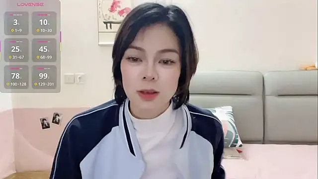 Snapshot of Linda-LL chatting on April 8, 2026, 12:49 pm Linda-LL online show from April 8, 2026, 12:49 pm