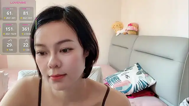 Linda-LL online show from May 14, 2026, 3:57 am
