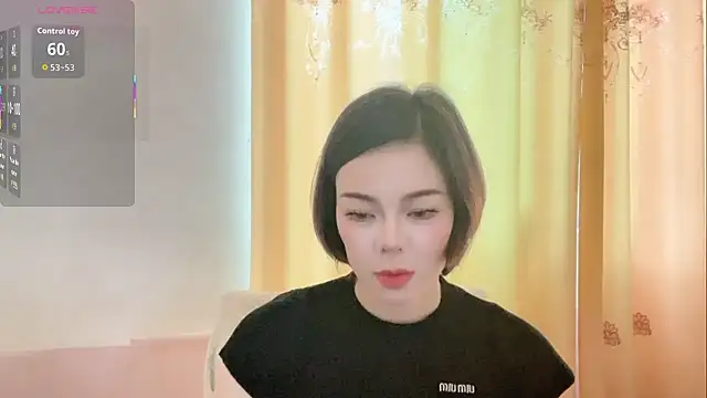 Linda-LL online show from May 26, 2026, 1:23 am