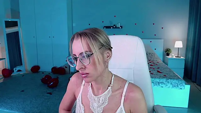 Fay Dunaway online show from February 11, 2025, 12:27 pm