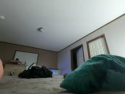 IvanaPlenty online show from October 9, 2025, 4:32 am