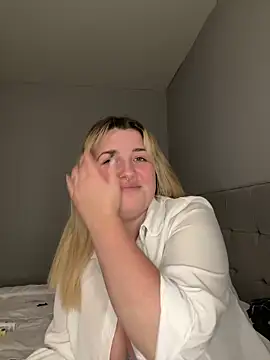 Curvy Rosie99 online show from December 24, 2024, 6:39 pm