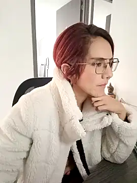 your red rose  online show from January 14, 2025, 7:43 pm