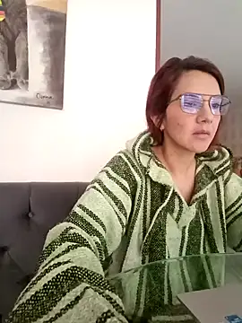 your red rose  online show from January 24, 2025, 1:47 pm