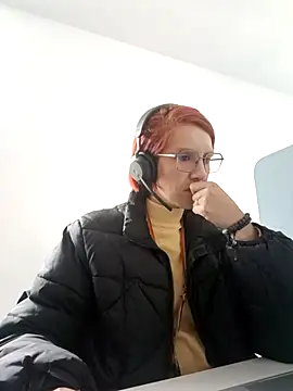 your red rose  online show from February 12, 2025, 1:59 pm