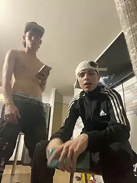 Snapshot of LatinBoysxxx chatting on January 10, 2025, 5:37 am LatinBoysxxx online show from January 10, 2025, 5:37 am