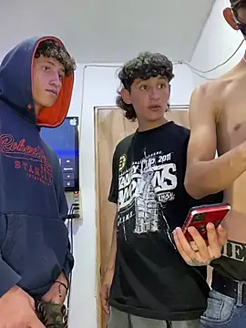 Snapshot of LatinBoysxxx chatting on February 2, 2025, 9:02 pm LatinBoysxxx online show from February 2, 2025, 9:02 pm