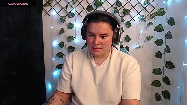 Snapshot of Nika_1_ chatting on May 11, 2026, 12:38 am Nika 1 online show from May 11, 2026, 12:38 am