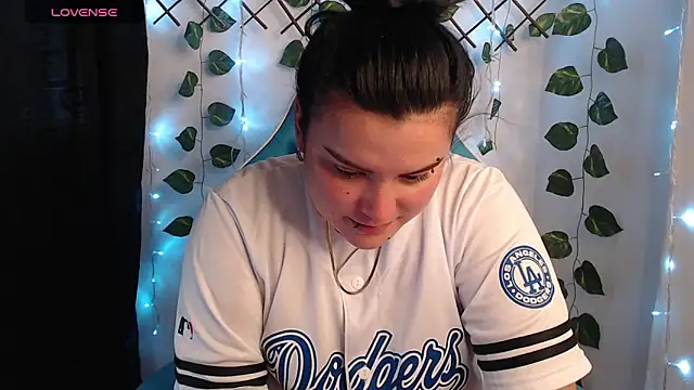 Snapshot of Nika_1_ chatting on May 14, 2026, 9:32 pm Nika 1 online show from May 14, 2026, 9:32 pm