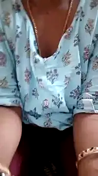 Snapshot of sneha_telugu_girl chatting on December 13, 2024, 2:49 pm sneha telugu girl online show from December 13, 2024, 2:49 pm