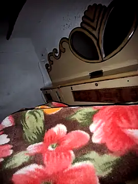 Snapshot of menakshiiikaur chatting on February 27, 2025, 5:15 pm menakshiiikaur online show from February 27, 2025, 5:15 pm