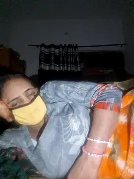 Snapshot of menakshiiikaur chatting on March 9, 2025, 5:39 pm menakshiiikaur online show from March 9, 2025, 5:39 pm