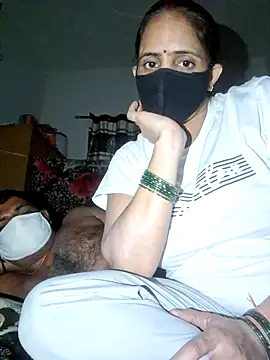 Snapshot of menakshiiikaur chatting on September 18, 2025, 5:26 pm menakshiiikaur online show from September 18, 2025, 5:26 pm