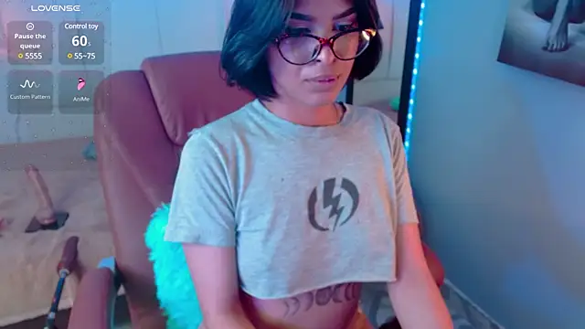 Snapshot of AlessiaVal_ chatting on January 16, 2025, 3:24 pm AlessiaVal online show from January 16, 2025, 3:24 pm