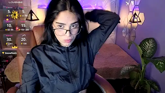 Snapshot of AlessiaVal_ chatting on November 14, 2025, 3:22 pm AlessiaVal online show from November 14, 2025, 3:22 pm