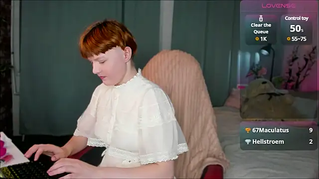 Snapshot of DreamyLuna chatting on January 23, 2025, 11:58 pm DreamyLuna online show from January 23, 2025, 11:58 pm