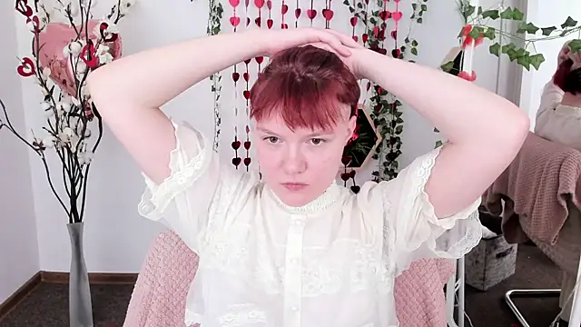 Snapshot of DreamyLuna chatting on February 2, 2025, 8:41 pm DreamyLuna online show from February 2, 2025, 8:41 pm