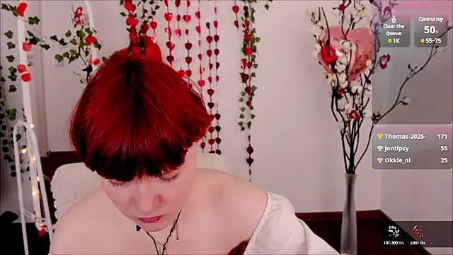 Snapshot of DreamyLuna chatting on February 12, 2025, 3:18 am DreamyLuna online show from February 12, 2025, 3:18 am