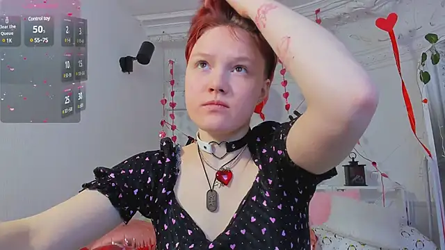 Snapshot of DreamyLuna chatting on February 20, 2025, 8:36 pm DreamyLuna online show from February 20, 2025, 8:36 pm