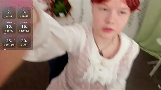 Snapshot of DreamyLuna chatting on March 9, 2025, 11:46 pm DreamyLuna online show from March 9, 2025, 11:46 pm