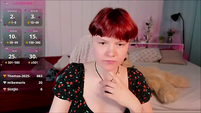 Snapshot of DreamyLuna chatting on March 14, 2025, 3:26 am DreamyLuna online show from March 14, 2025, 3:26 am