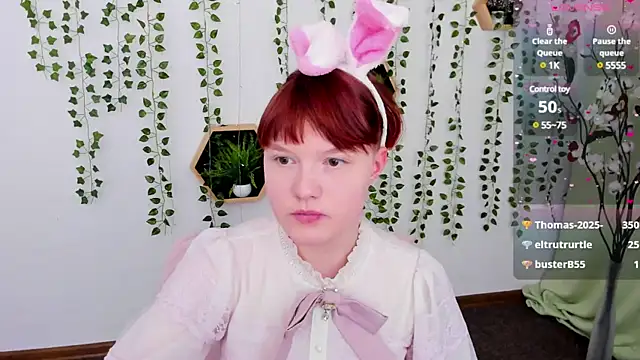 Snapshot of DreamyLuna chatting on March 21, 2025, 12:18 am DreamyLuna online show from March 21, 2025, 12:18 am