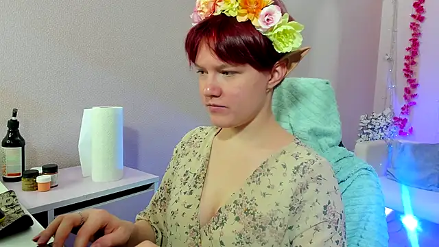 Snapshot of DreamyLuna chatting on October 8, 2025, 8:28 pm DreamyLuna online show from October 8, 2025, 8:28 pm