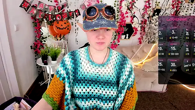 Snapshot of DreamyLuna chatting on November 1, 2025, 9:17 pm DreamyLuna online show from November 1, 2025, 9:17 pm