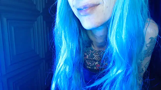Snapshot of RavenryderUK chatting on June 21, 2026, 9:17 pm RavenryderUK online show from June 21, 2026, 9:17 pm