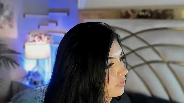 Snapshot of scarlet_hill chatting on January 12, 2025, 5:45 am scarlet hill online show from January 12, 2025, 5:45 am