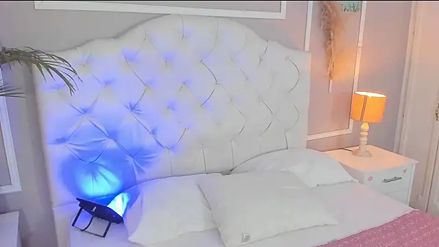 Snapshot of scarlet_hill chatting on March 1, 2025, 2:15 am scarlet hill online show from March 1, 2025, 2:15 am