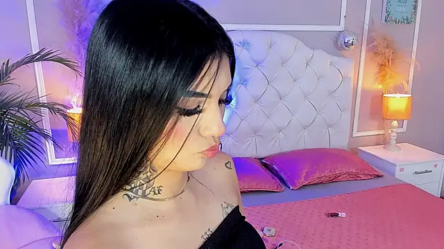 Snapshot of scarlet_hill chatting on October 30, 2025, 1:56 pm scarlet hill online show from October 30, 2025, 1:56 pm