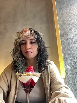 Snapshot of Sweet_Chaos chatting on February 27, 2025, 3:05 pm Sweet Chaos online show from February 27, 2025, 3:05 pm