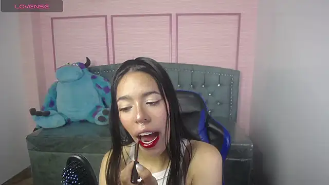 stephania t online show from March 7, 2025, 10:56 am