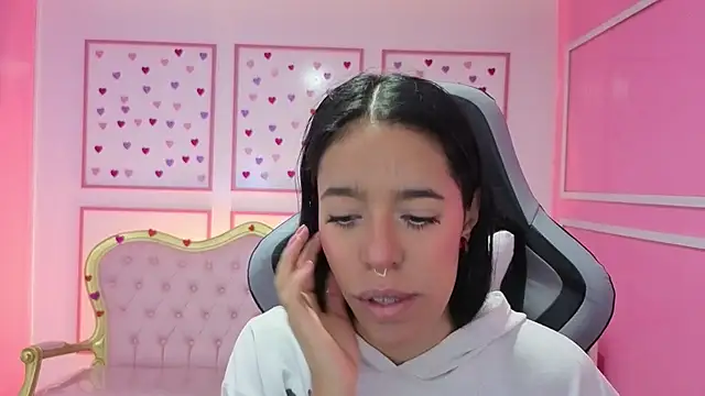 stephania t online show from September 25, 2025, 11:36 am