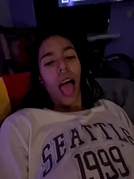 stephania t online show from December 1, 2025, 3:33 am