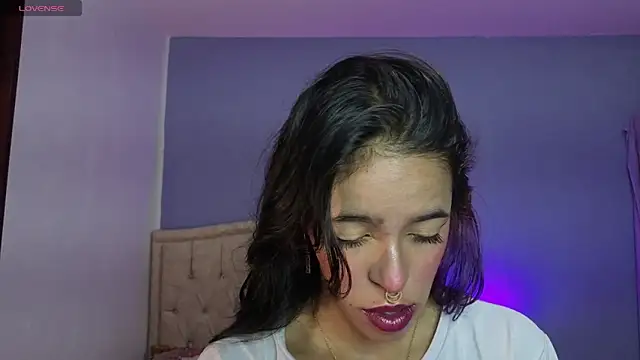 stephania t online show from May 6, 2026, 4:01 pm