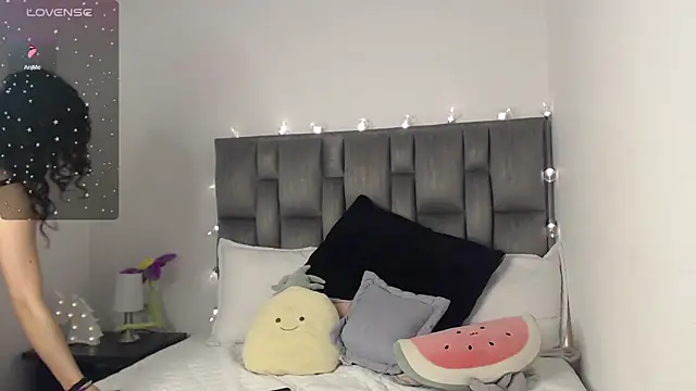 julz 03 online show from December 26, 2024, 2:48 pm