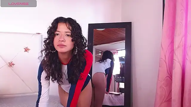 julz 03 online show from December 3, 2025, 12:14 pm