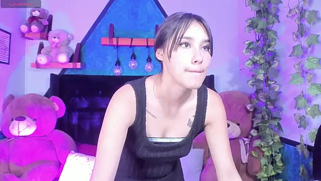 Snapshot of _Sophie__miller chatting on January 23, 2025, 8:13 pm  Sophie  miller online show from January 23, 2025, 8:13 pm