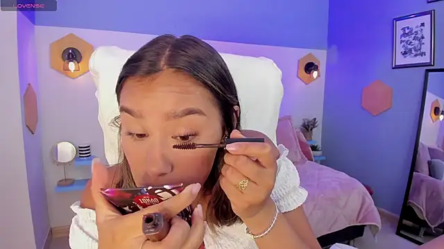  Sophie  miller online show from February 6, 2026, 3:37 pm