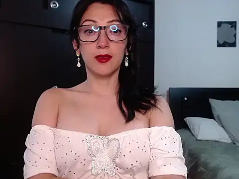 Alicee moss online show from July 24, 2026, 9:57 pm