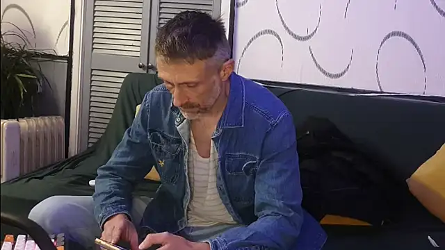 unclestefansdick online show from November 4, 2025, 9:03 pm