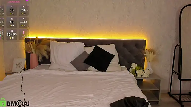 Snapshot of Michelle_Blond chatting on March 5, 2026, 10:00 am Michelle Blond online show from March 5, 2026, 10:00 am