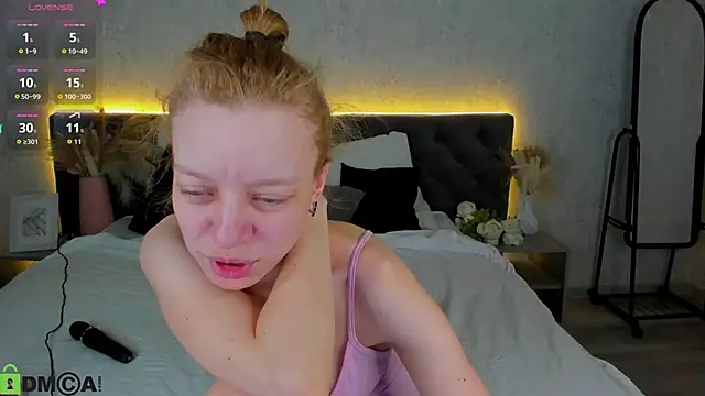 Snapshot of Michelle_Blond chatting on March 13, 2026, 9:27 am Michelle Blond online show from March 13, 2026, 9:27 am