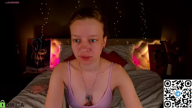 Michelle Blond online show from May 17, 2026, 1:14 am