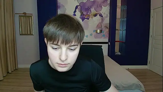 EmiliaYours online show from January 18, 2026, 3:16 pm