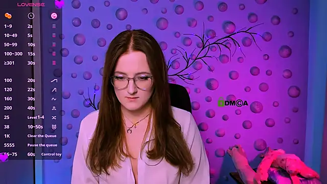 luna berryy online show from December 16, 2025, 9:09 pm