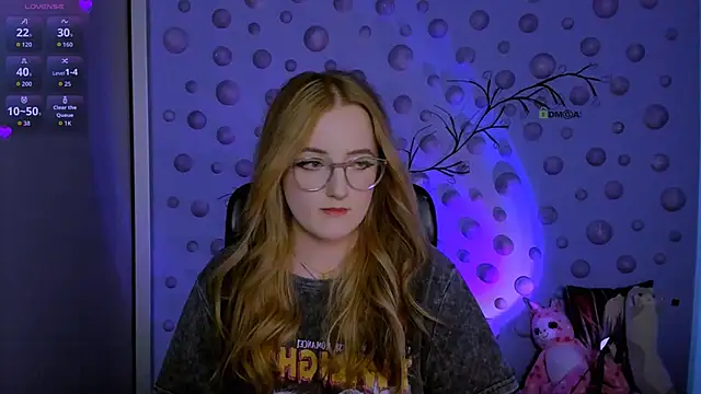 luna berryy online show from February 17, 2026, 8:15 pm